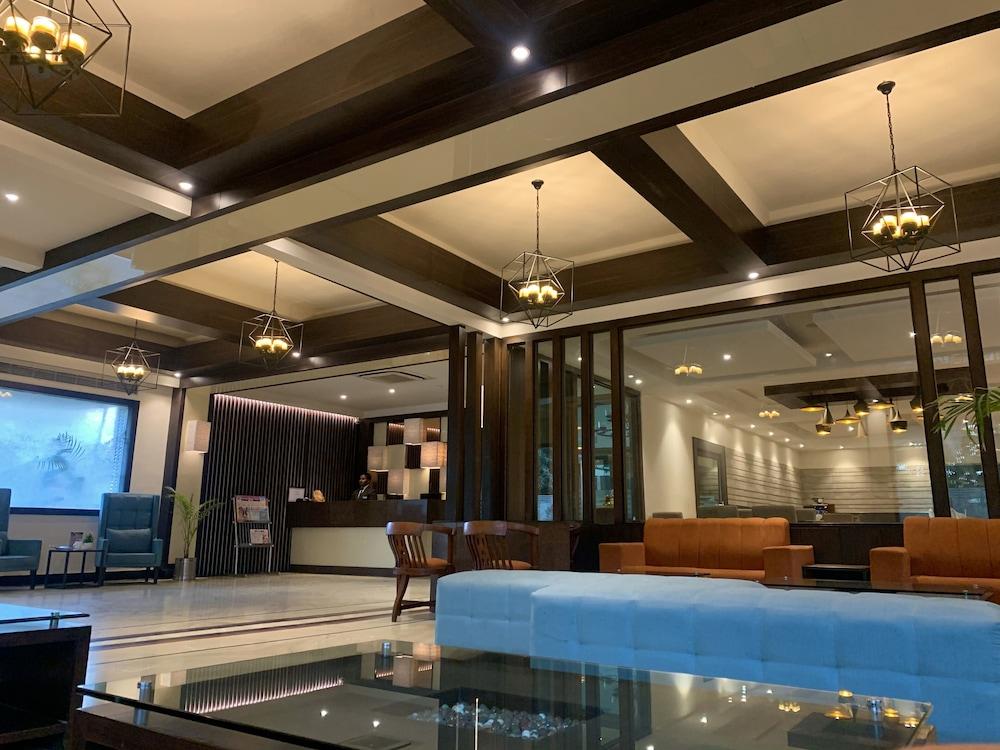 Royale Sarovar Portico Agra Агра Екстер'єр фото
