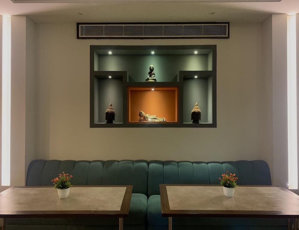 Royale Sarovar Portico Agra Агра Екстер'єр фото