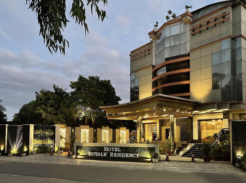 Royale Sarovar Portico Agra Агра Екстер'єр фото