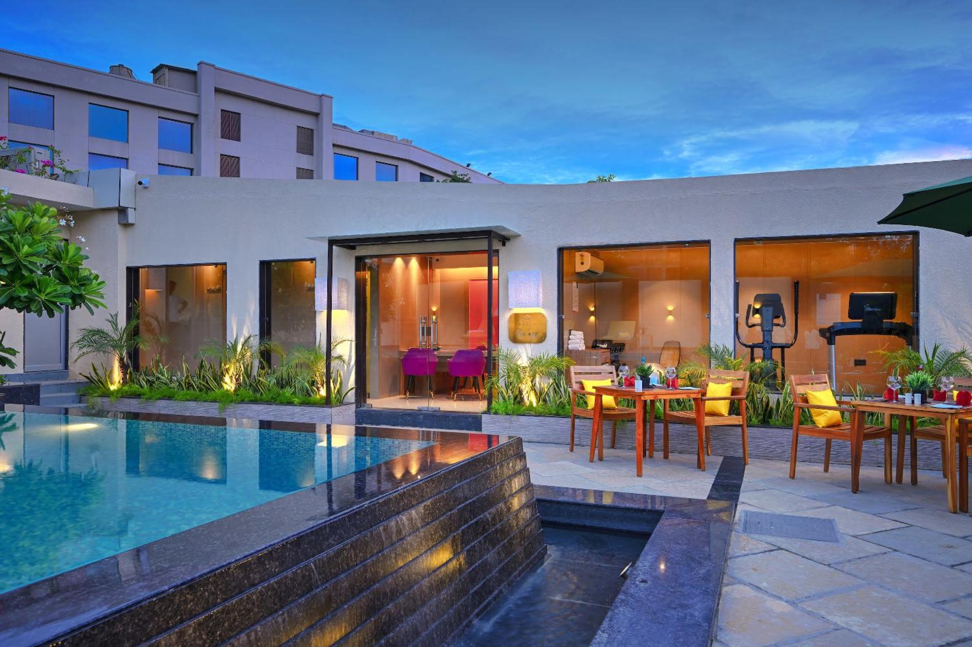 Royale Sarovar Portico Agra Агра Екстер'єр фото