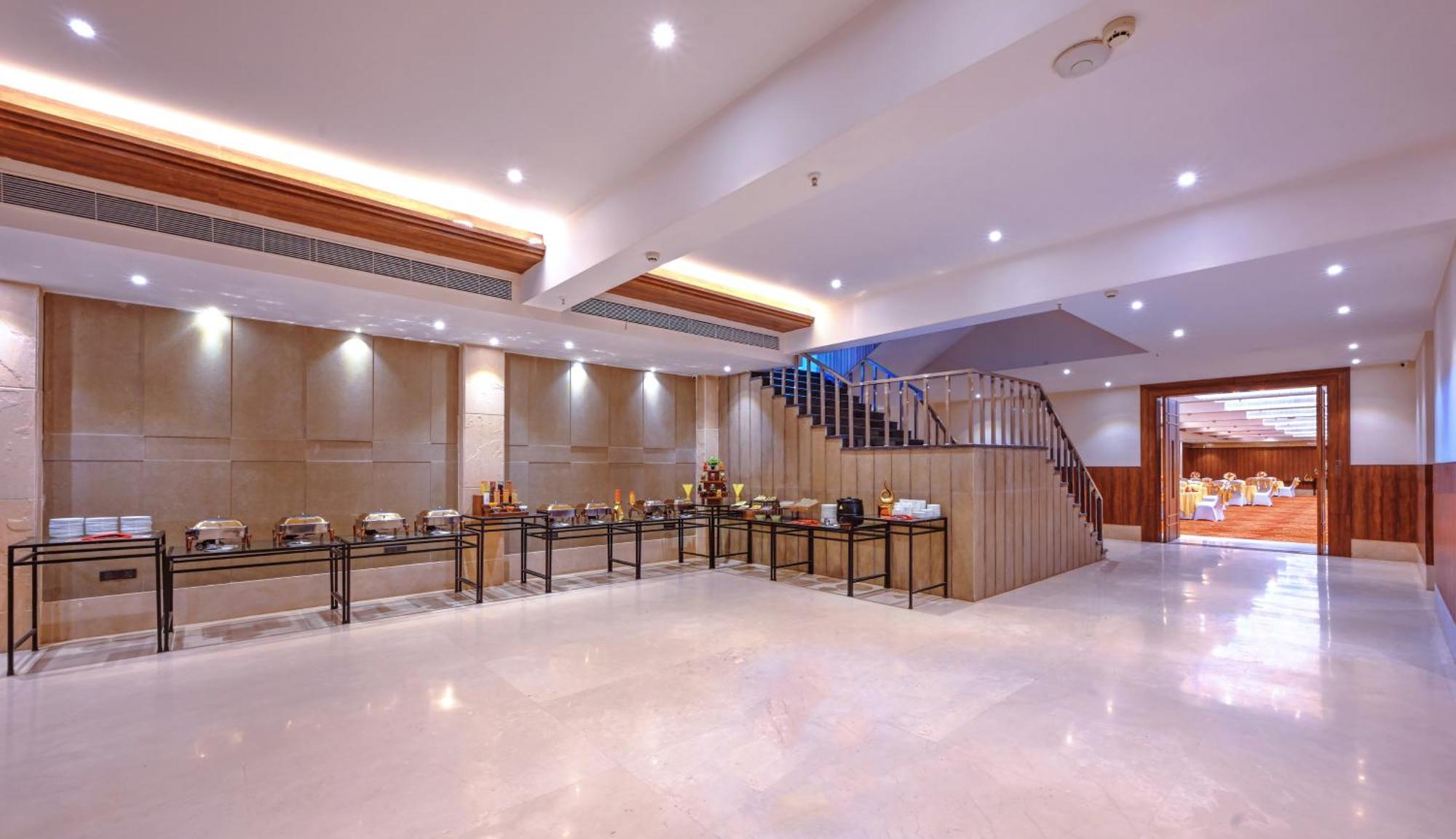 Royale Sarovar Portico Agra Агра Екстер'єр фото