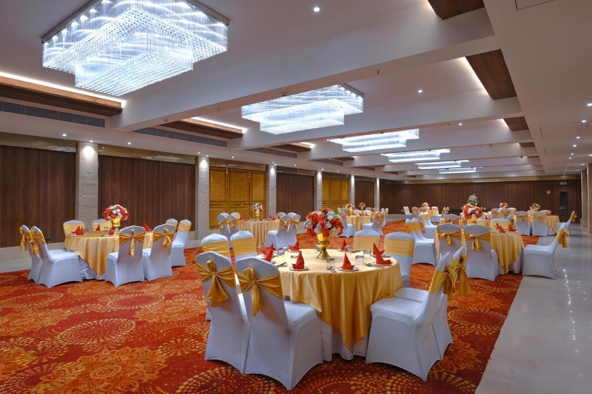 Royale Sarovar Portico Agra Агра Екстер'єр фото